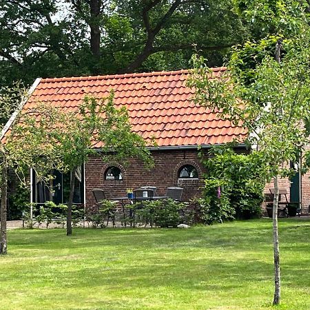 Landelijk Gelegen Huisje Op Erf Veeningen Εξωτερικό φωτογραφία